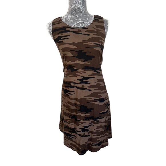 Socialite Dresses & Skirts - Socialite Sleeveless, knee-length Brown/Black Camouflage Dress, Women's Large